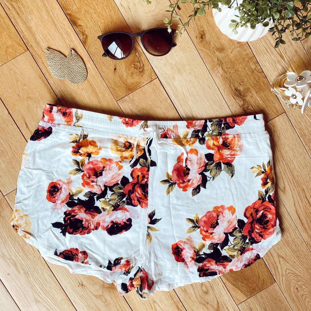 🎉HP🎉 { Kendall + Kylie } Linen Shorts